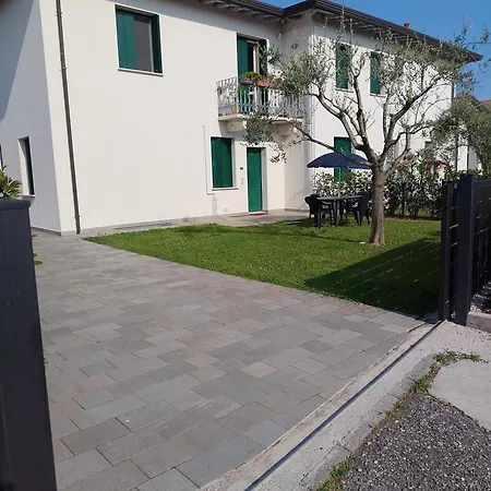 Apartment Memy's House Bilocale Con Giardino